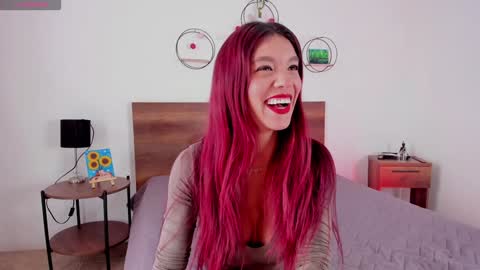 Snapshot of emillygonzalez chatting on December 16, 9:20 pm . . online show from December 16, 9:20 pm