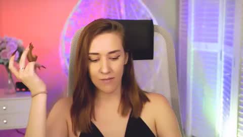 emillylopez online show from July 28, 4:51 pm