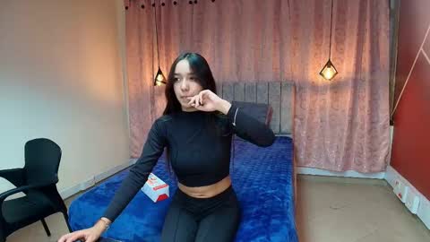 Snapshot of emily__parker__ chatting on October 19, 1:07 am E M I L Y online show from October 19, 1:07 am