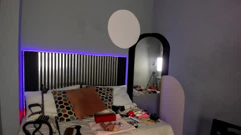              online show from November 7, 10:14 pm