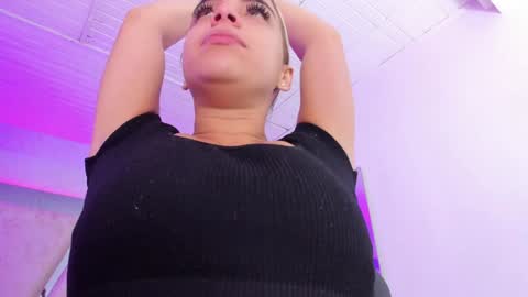 Snapshot of emily_ellen chatting on January 17, 10:44 am Emily online show from January 17, 10:44 am