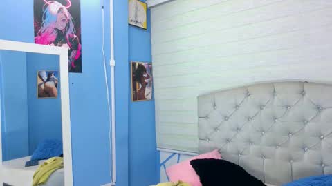 Snapshot of emily_jhons2 chatting on September 11, 5:57 pm Emily jhon online show from September 11, 5:57 pm