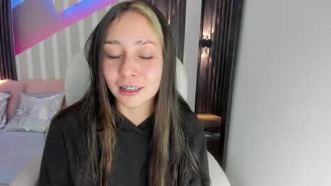 Emily online show from October 18, 3:37 pm