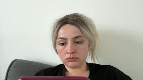 Snapshot of emily_morning_dew chatting on September 18, 5:28 am emily_morning_dew online show from September 18, 5:28 am