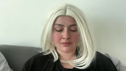 emily_morning_dew online show from March 22, 9:15 am