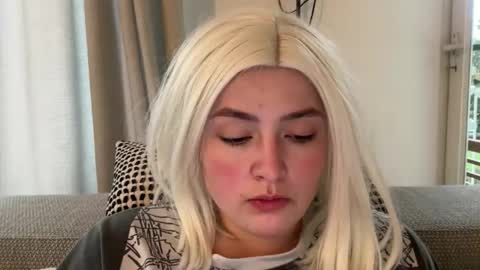 emily_morning_dew online show from February 22, 8:26 am