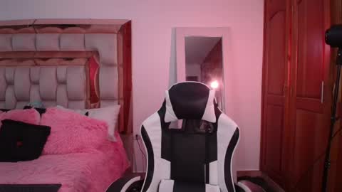 emily online show from April 17, 11:29 pm