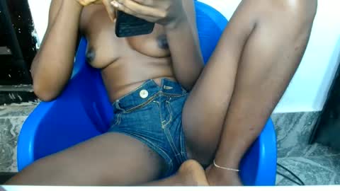emily_pussy19 online show from May 27, 6:54 am