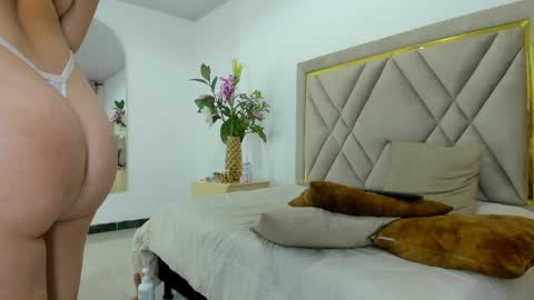 Emily online show from April 10, 7:53 pm