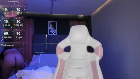 Emily online show from October 28, 11:27 am