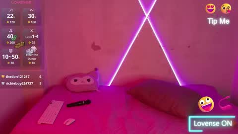 Snapshot of emily_rose02 chatting on September 27, 9:55 pm emily_rose02 online show from September 27, 9:55 pm
