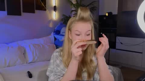 emily shepard online show from April 16, 3:29 am