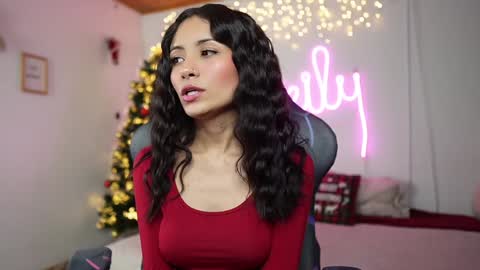Snapshot of emily_smitt chatting on December 31, 9:50 pm emily_smitt online show from December 31, 9:50 pm