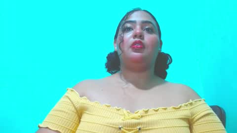 Snapshot of emily_sweet_23 chatting on December 25, 2:14 am Liss online show from December 25, 2:14 am