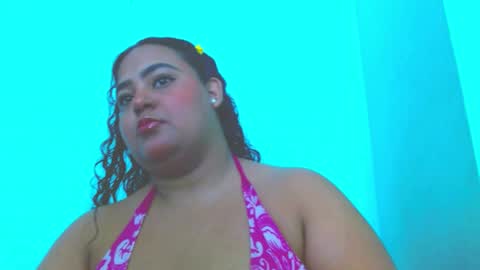Snapshot of emily_sweet_23 chatting on January 19, 5:39 pm Liss online show from January 19, 5:39 pm