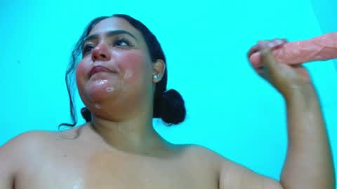 Snapshot of emily_sweet_23 chatting on December 30, 11:49 pm Liss online show from December 30, 11:49 pm