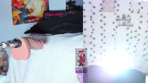 Emily Thompson33 online show from March 19, 1:43 am