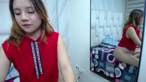 Snapshot of emily_trujillo chatting on January 25, 5:37 pm Emily Trujillo online show from January 25, 5:37 pm