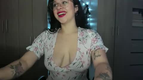 emily_vixen_ online show from October 29, 11:25 am