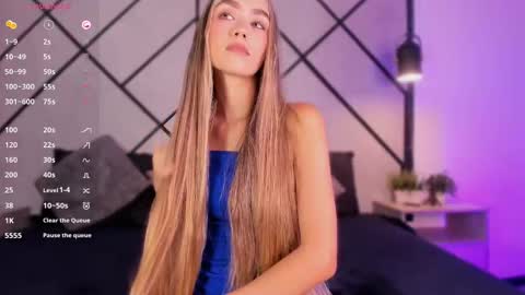 emilyallen_1 online show from October 4, 8:46 pm