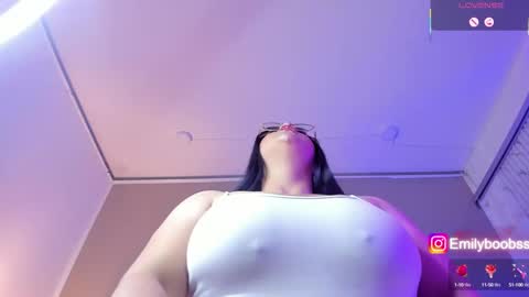 Snapshot of emilyboobss chatting on September 20, 5:50 am Emily online show from September 20, 5:50 am