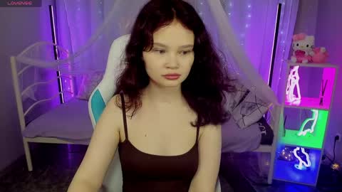 Emilyhaves online show from May 18, 7:25 am