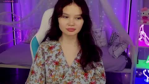 Emilyhaves online show from May 15, 8:06 am