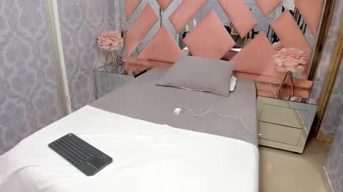 Snapshot of emilycute18__ chatting on September 26, 2:31 am Emily online show from September 26, 2:31 am