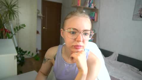 Emilyemmi online show from July 16, 7:13 am