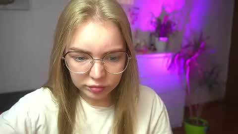 Emilyemmi online show from July 31, 6:36 am