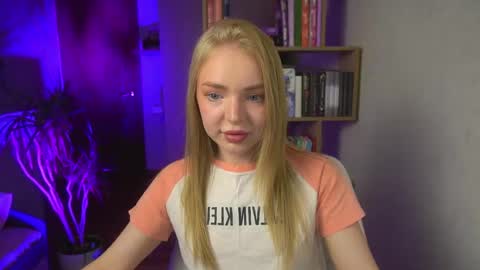 Emilyemmi online show from July 24, 9:22 pm