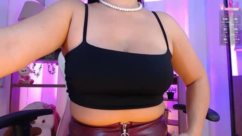 Snapshot of emilyjewell1 chatting on October 14, 11:46 am Emily online show from October 14, 11:46 am