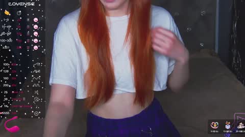Snapshot of emilykents chatting on February 4, 1:34 am EmilyKents online show from February 4, 1:34 am