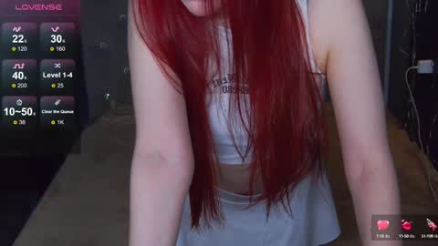 Snapshot of emilykents chatting on March 9, 1:35 am EmilyKents online show from March 9, 1:35 am