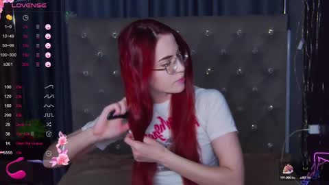 Snapshot of emilykents chatting on February 28, 1:47 am EmilyKents online show from February 28, 1:47 am