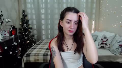 Emyli online show from December 9, 9:16 pm