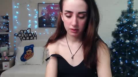 Emyli online show from December 25, 9:00 pm