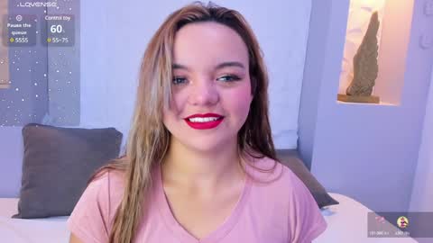 Snapshot of emilyrouss_ chatting on January 10, 7:21 pm EMILY online show from January 10, 7:21 pm