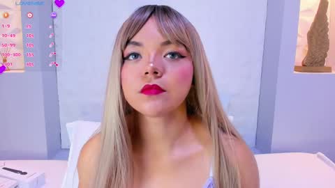 Snapshot of emilyrouss_ chatting on February 26, 8:35 pm EMILY online show from February 26, 8:35 pm