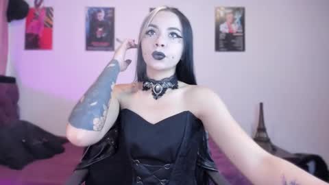 Snapshot of emilyrymer chatting on February 9, 6:37 pm Emily Support me to have 100 likes plx online show from February 9, 6:37 pm