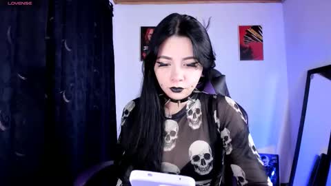 Snapshot of emilyrymer chatting on September 24, 7:35 pm Emily Support me to have 100 likes plx online show from September 24, 7:35 pm