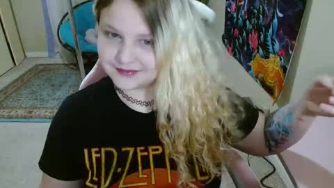 Snapshot of emilyshaze chatting on January 20, 6:10 am emily haze online show from January 20, 6:10 am