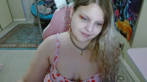 Snapshot of emilyshaze chatting on March 2, 3:13 am emily haze online show from March 2, 3:13 am
