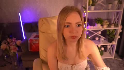 Snapshot of emilysunshines chatting on March 9, 9:03 pm MY NAME IS Emily WELCOME EVERYONE I WILL BE HAPPY TO GIVE YOU WHAT YOU HAVE DREAMED OF FOR SO LONG online show from March 9, 9:03 pm