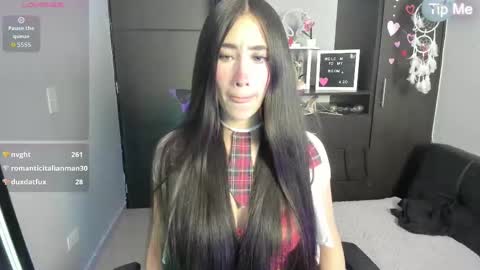 Snapshot of emilytafur chatting on October 7, 10:14 pm Emy online show from October 7, 10:14 pm