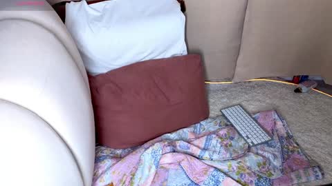 Emily wish-list  online show from April 9, 6:19 am