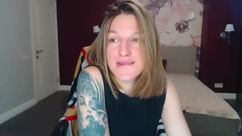 EmilyWalkers online show from March 5, 8:21 am