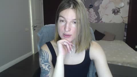 EmilyWalkers online show from January 29, 7:57 am