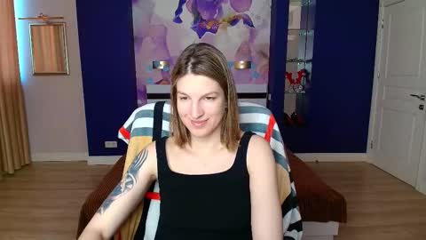 EmilyWalkers online show from February 26, 7:55 am