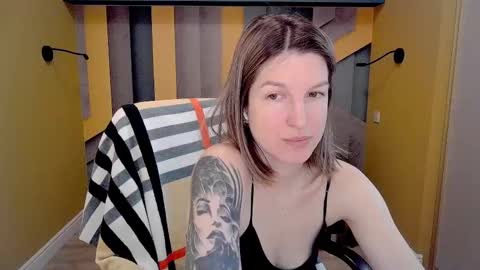 EmilyWalkers online show from February 24, 8:04 am